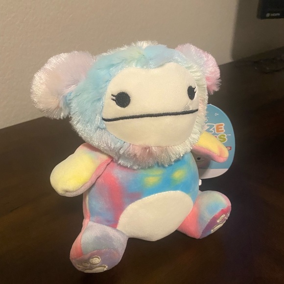 Zaylee squishmallow “squeezemallow” - Picture 3 of 4